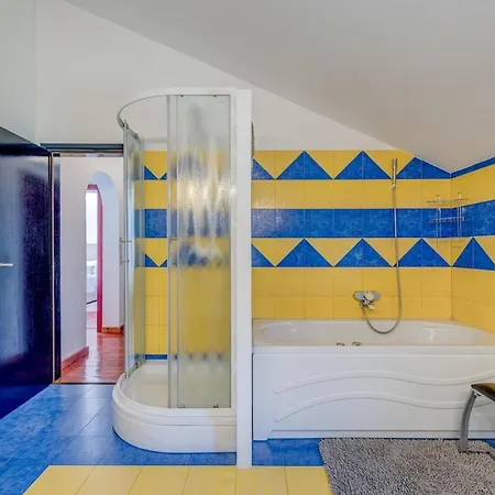 Heni Villa *