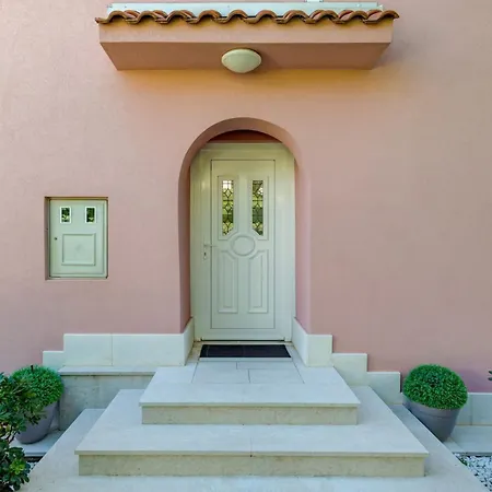 Heni Villa *